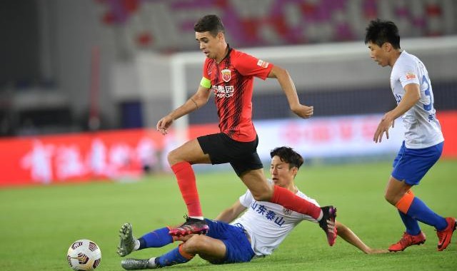 开云电子-0射正！海港争冠战遭受碾压 奥斯卡被锁死+失点球