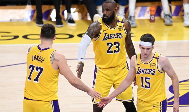 老詹不离开湖人？队记详解：商业因素&amp;amp;无更好选择&amp;amp;声明反响有限