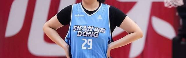 开云电子-张子宇签约山东高速女篮是巨大失误，侯冰并不是知人善任的好教练