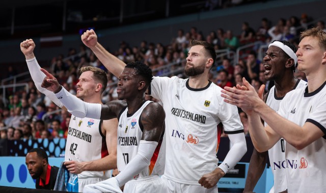 男篮欧洲杯半决赛德国vs芬兰首发：施罗德、小瓦PK马卡